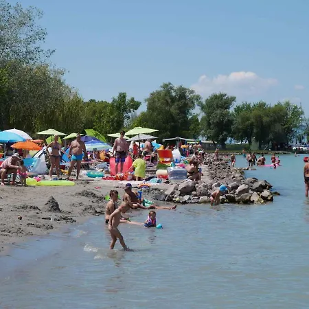 In - Balaton 19180 דירה בלטונללה